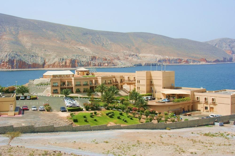 أتانا منتجع 3*